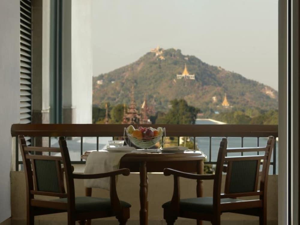 Hilton Mandalay Hotel Ngoại thất bức ảnh