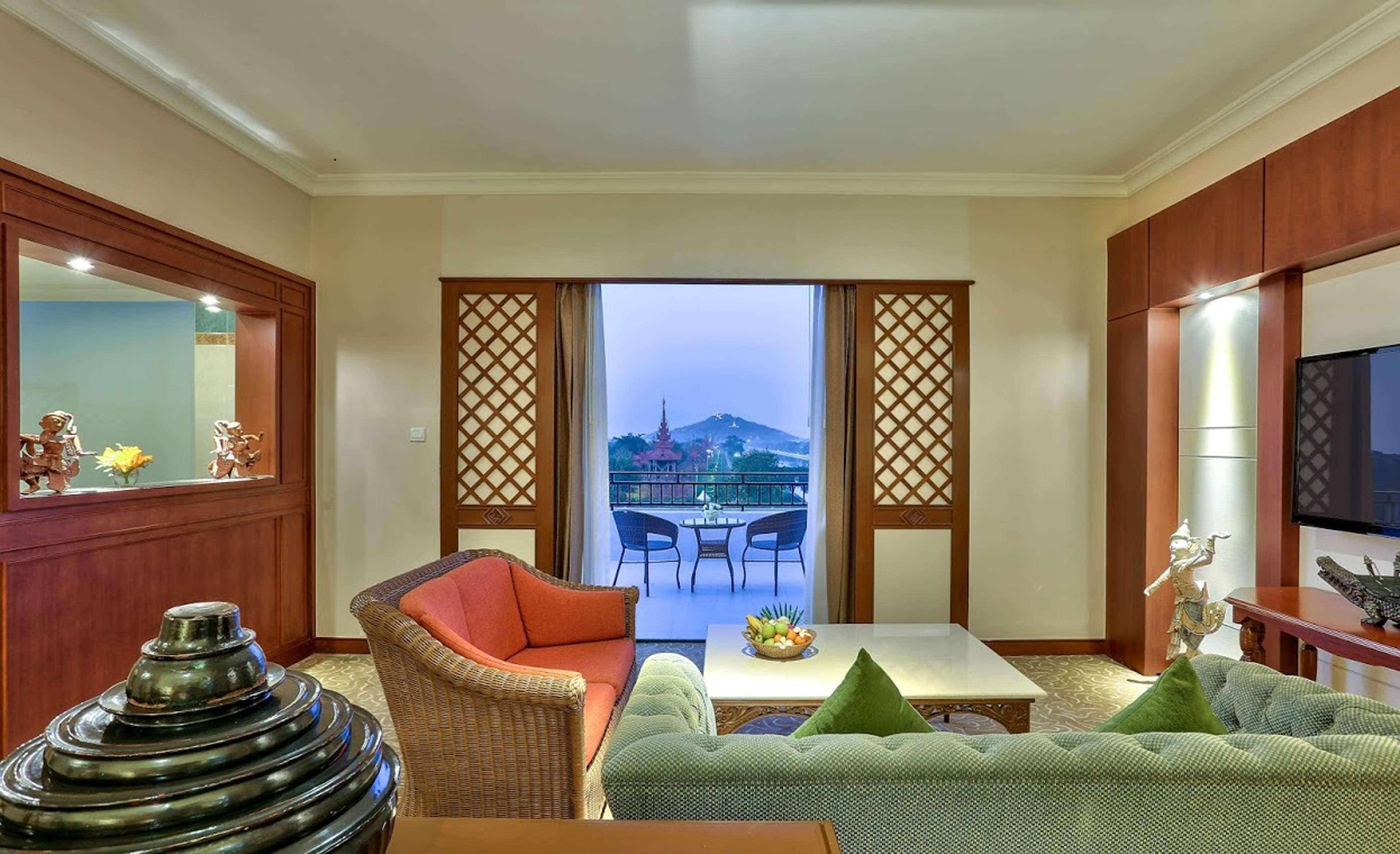 Hilton Mandalay Hotel Ngoại thất bức ảnh