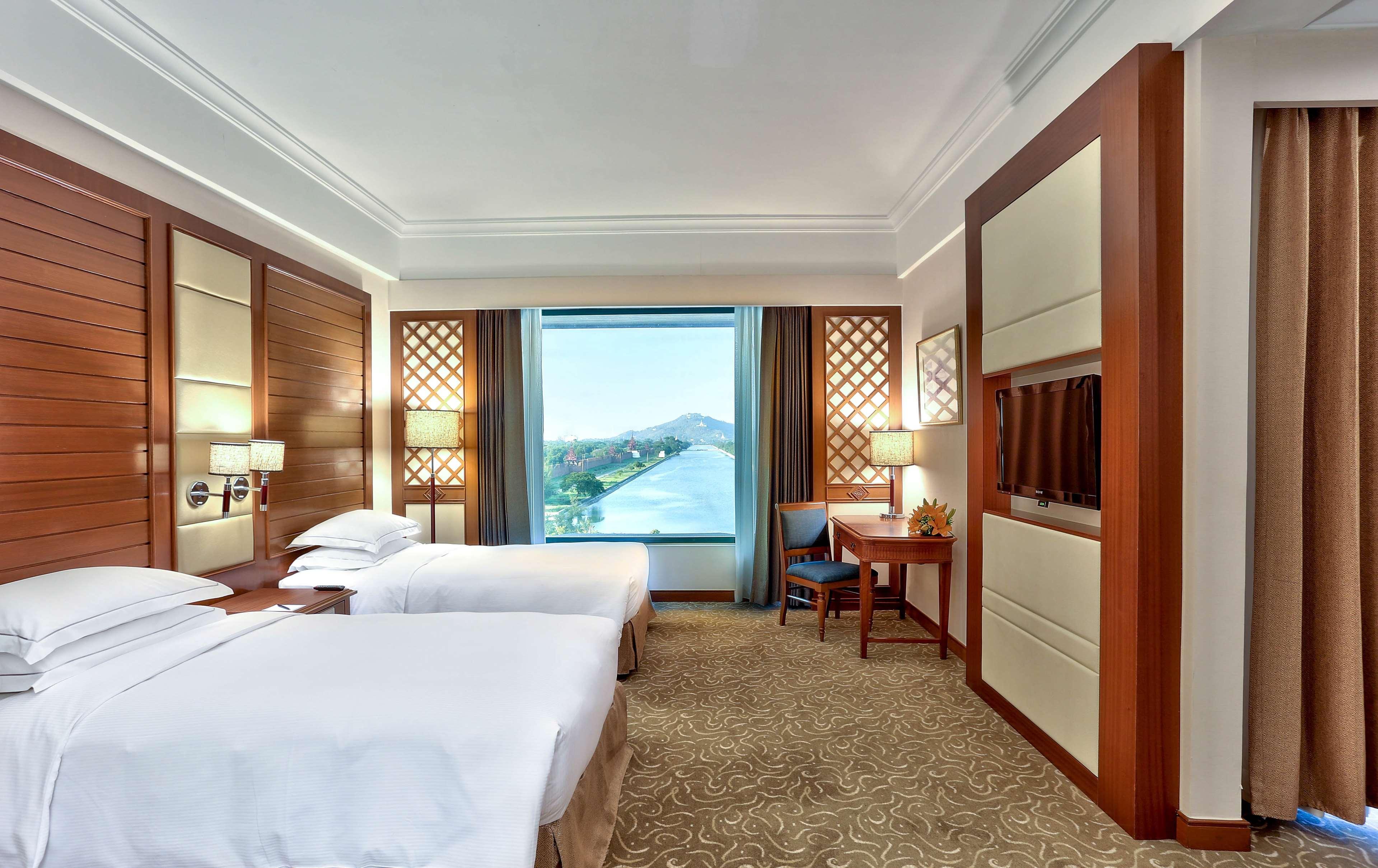 Hilton Mandalay Hotel Ngoại thất bức ảnh