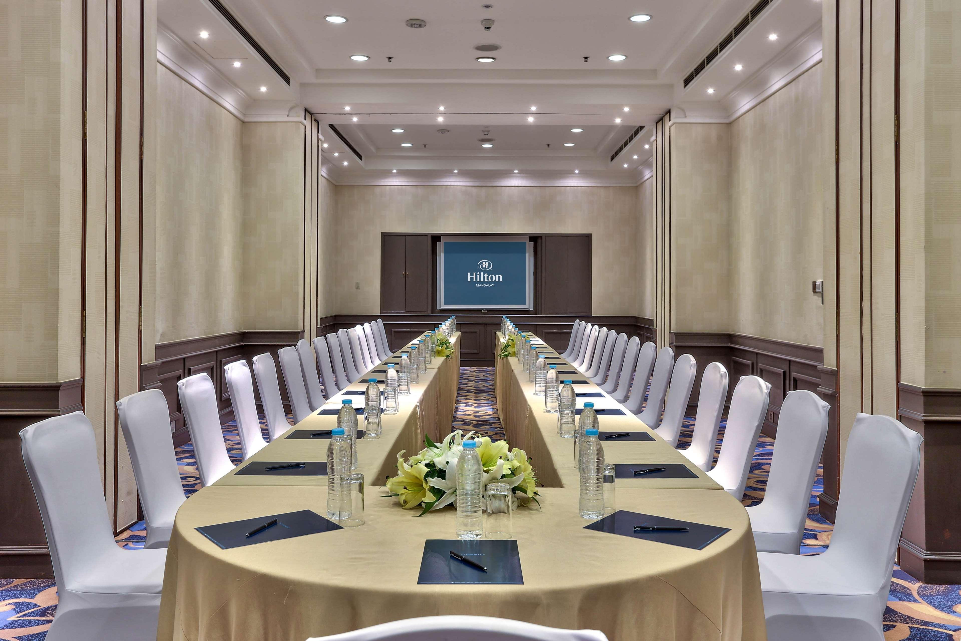 Hilton Mandalay Hotel Ngoại thất bức ảnh