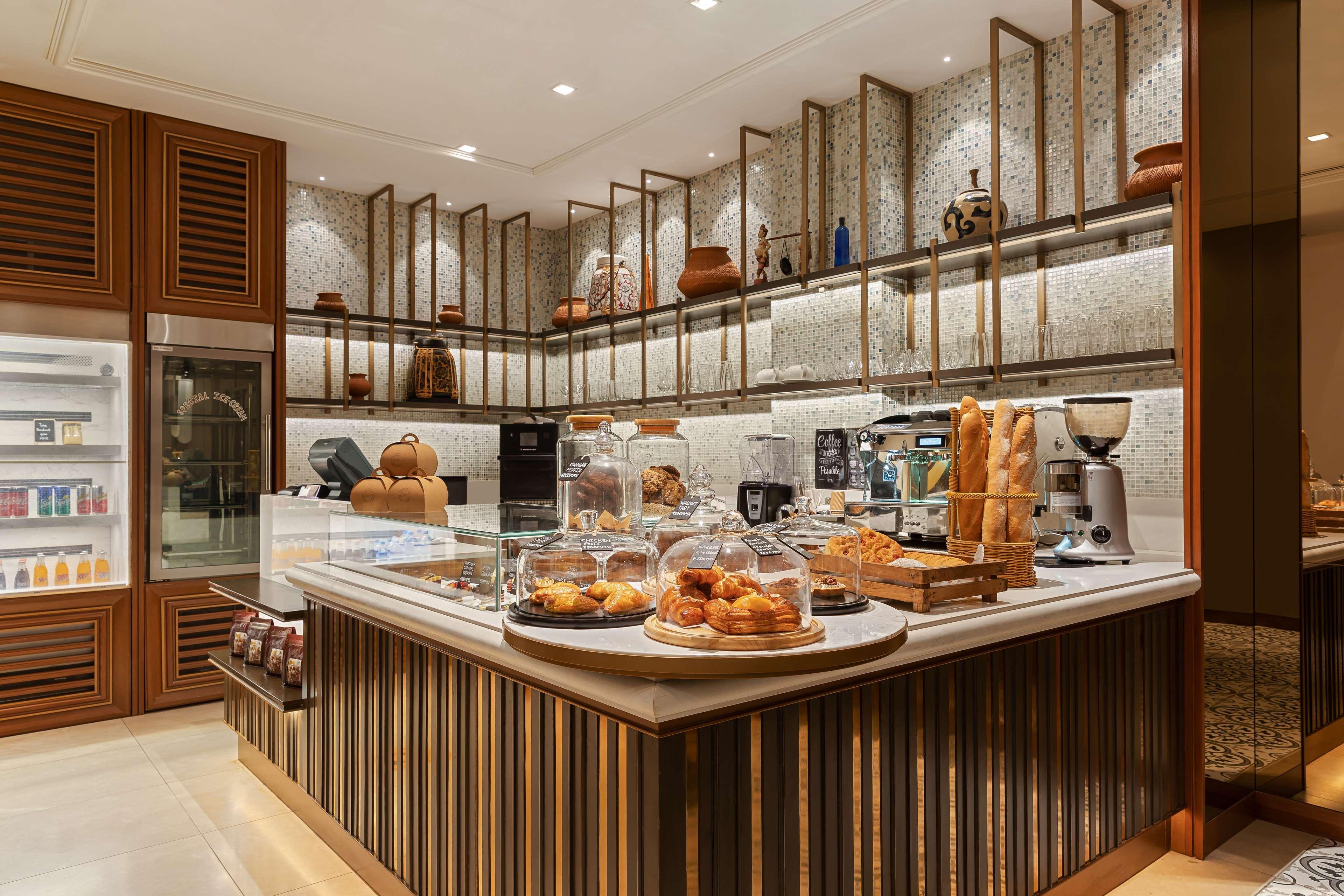 Hilton Mandalay Hotel Ngoại thất bức ảnh