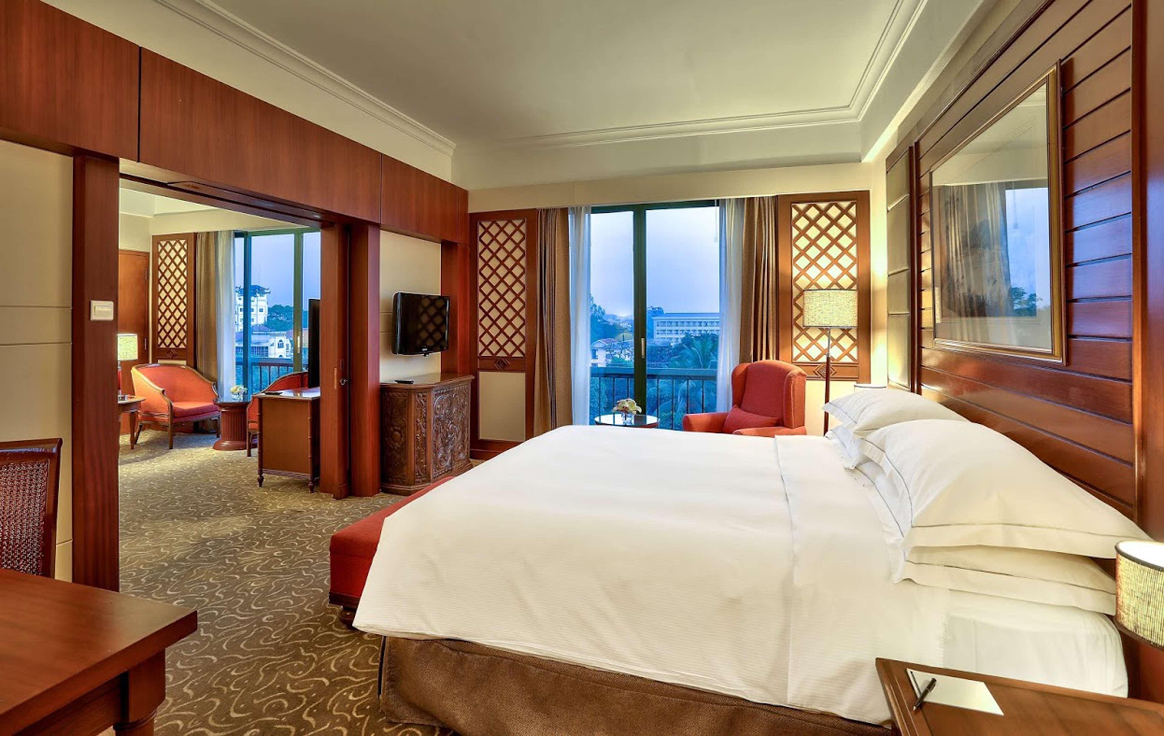 Hilton Mandalay Hotel Ngoại thất bức ảnh