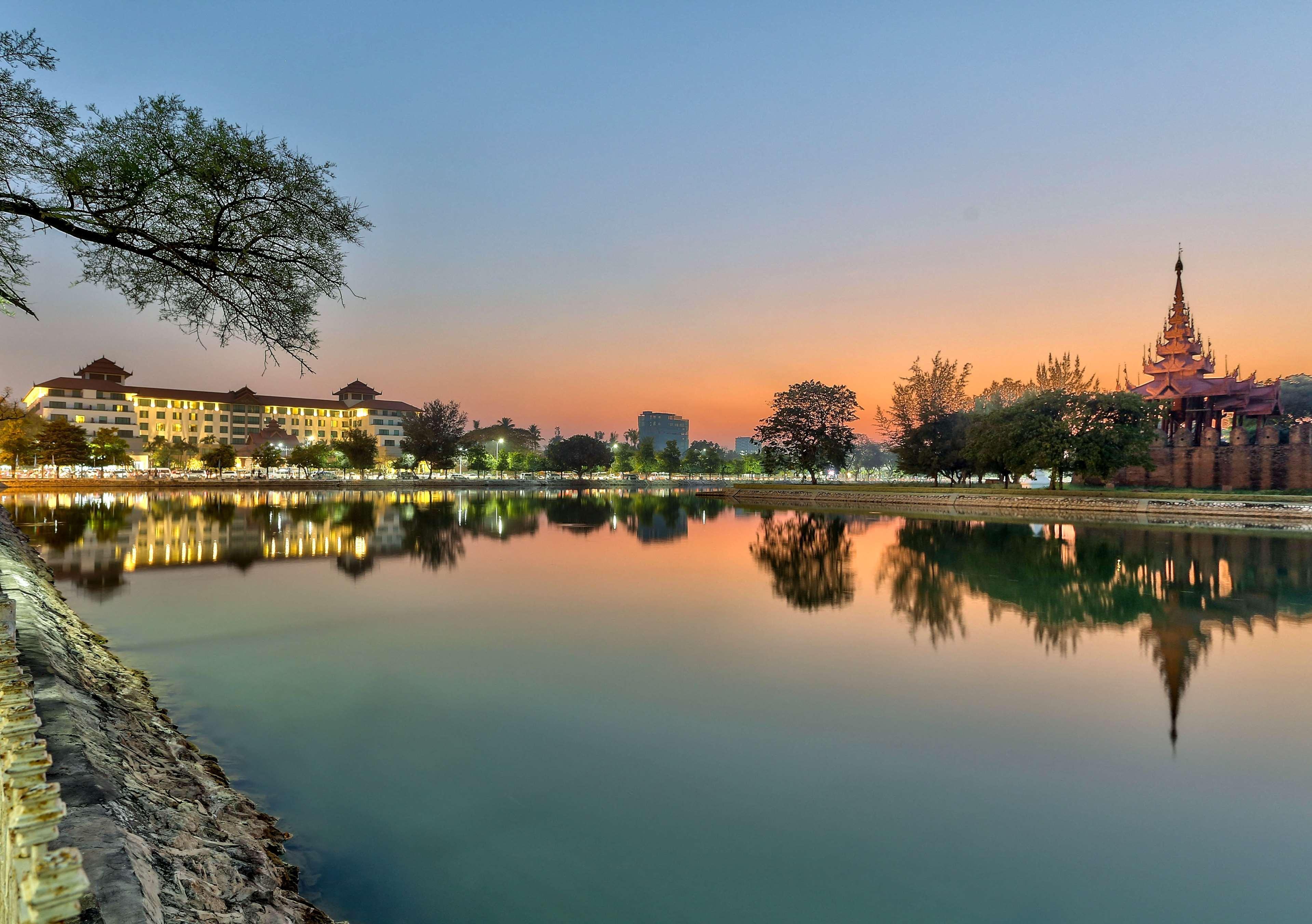 Hilton Mandalay Hotel Ngoại thất bức ảnh