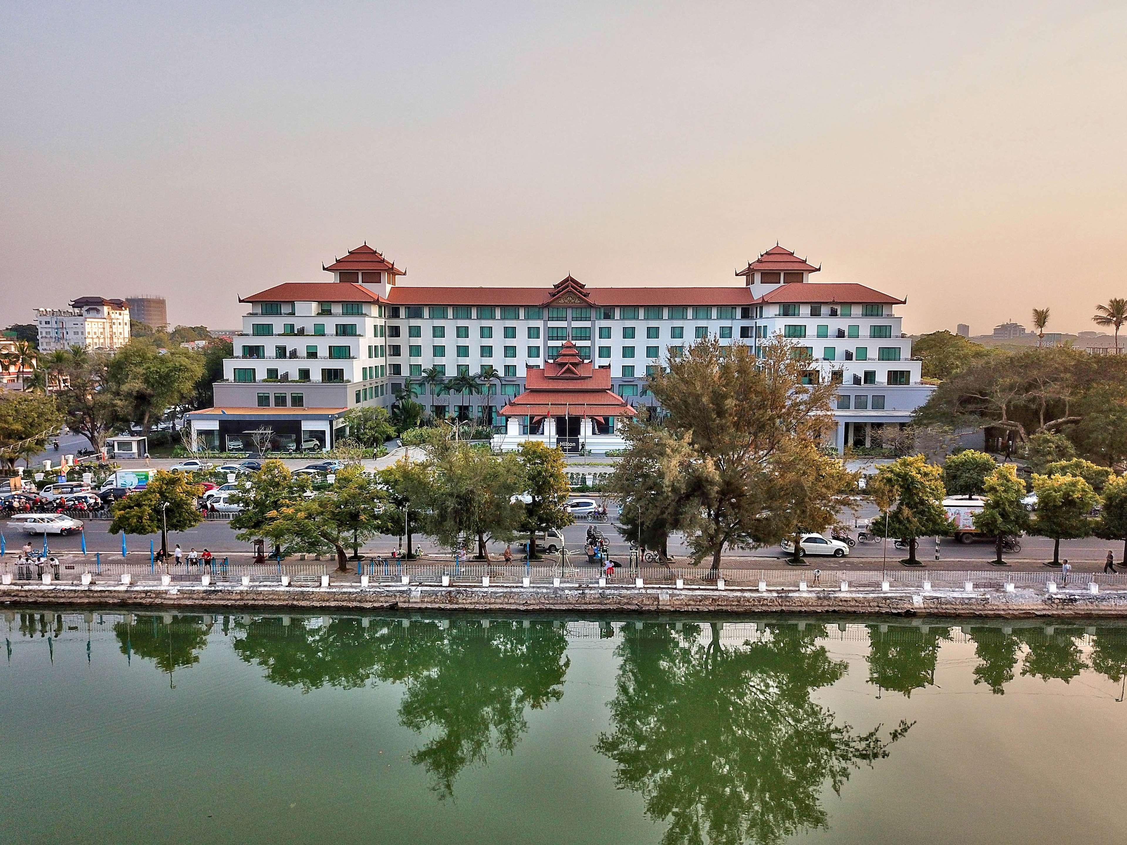 Hilton Mandalay Hotel Ngoại thất bức ảnh