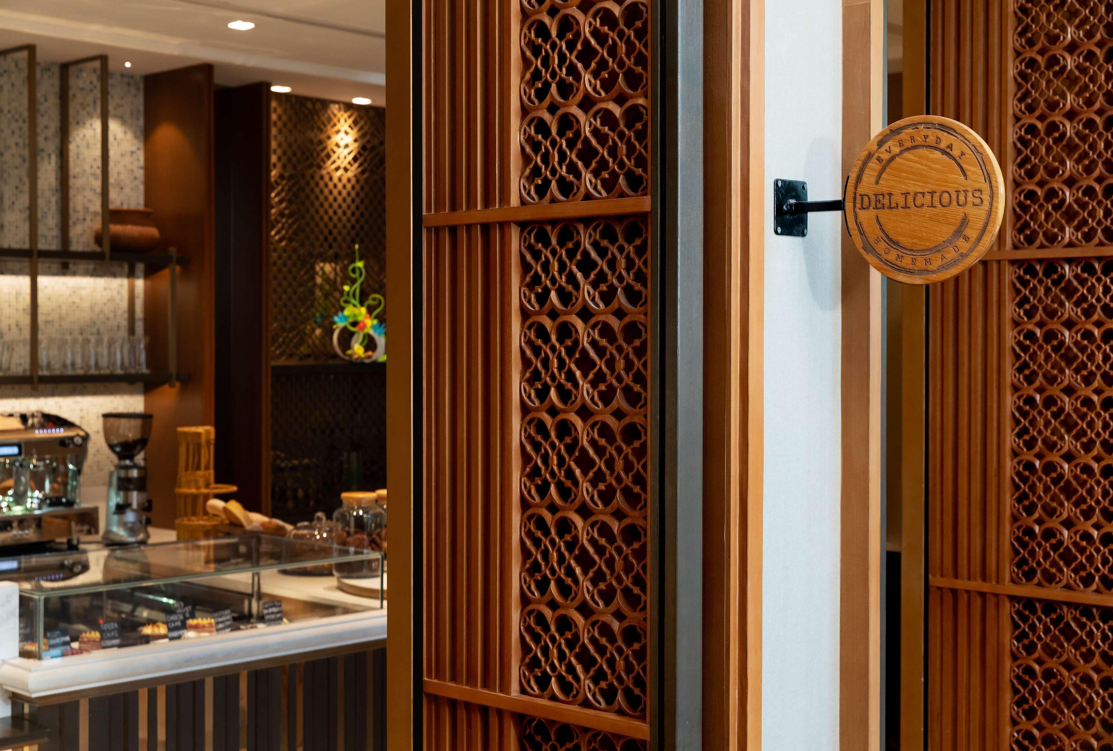 Hilton Mandalay Hotel Ngoại thất bức ảnh
