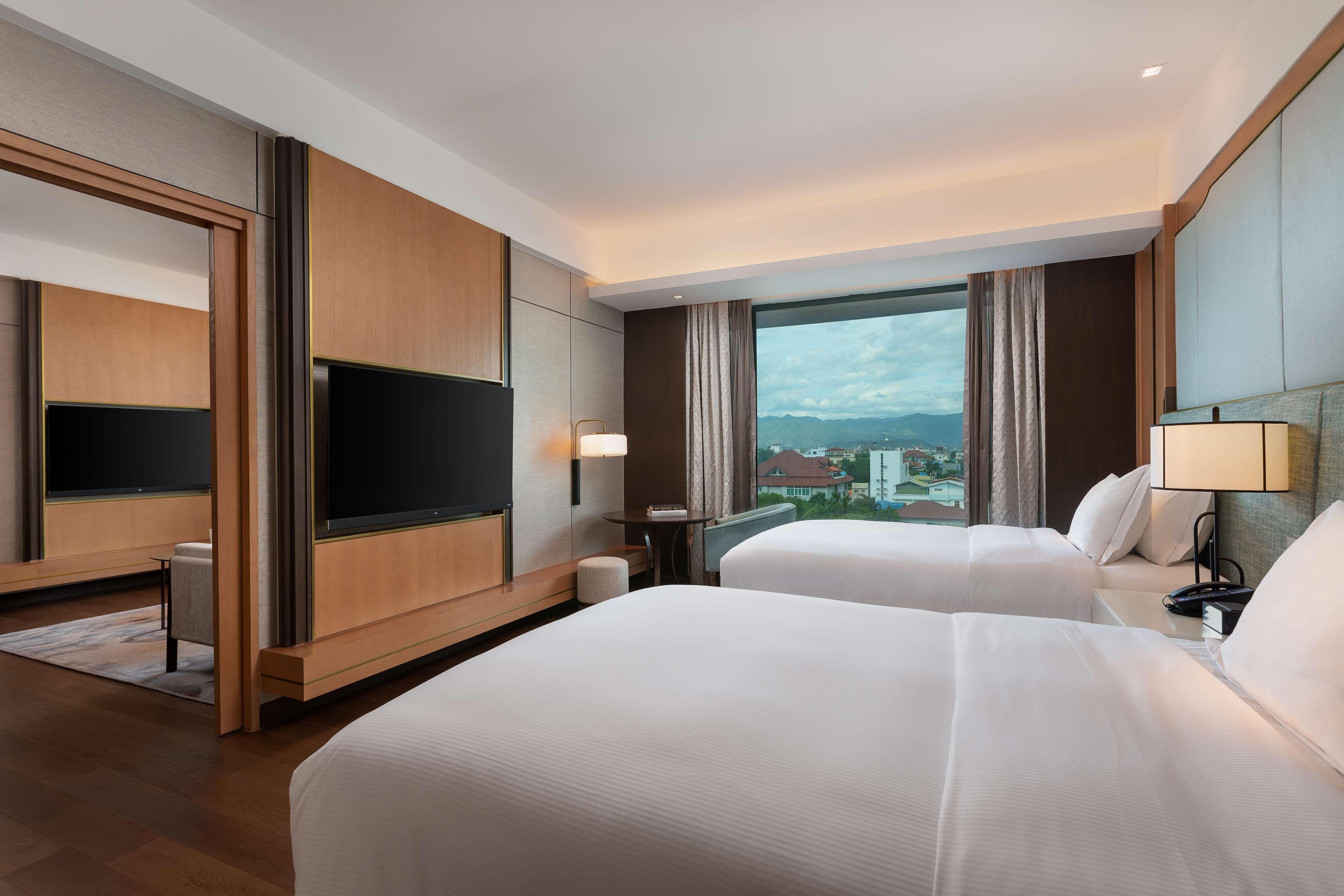 Hilton Mandalay Hotel Ngoại thất bức ảnh