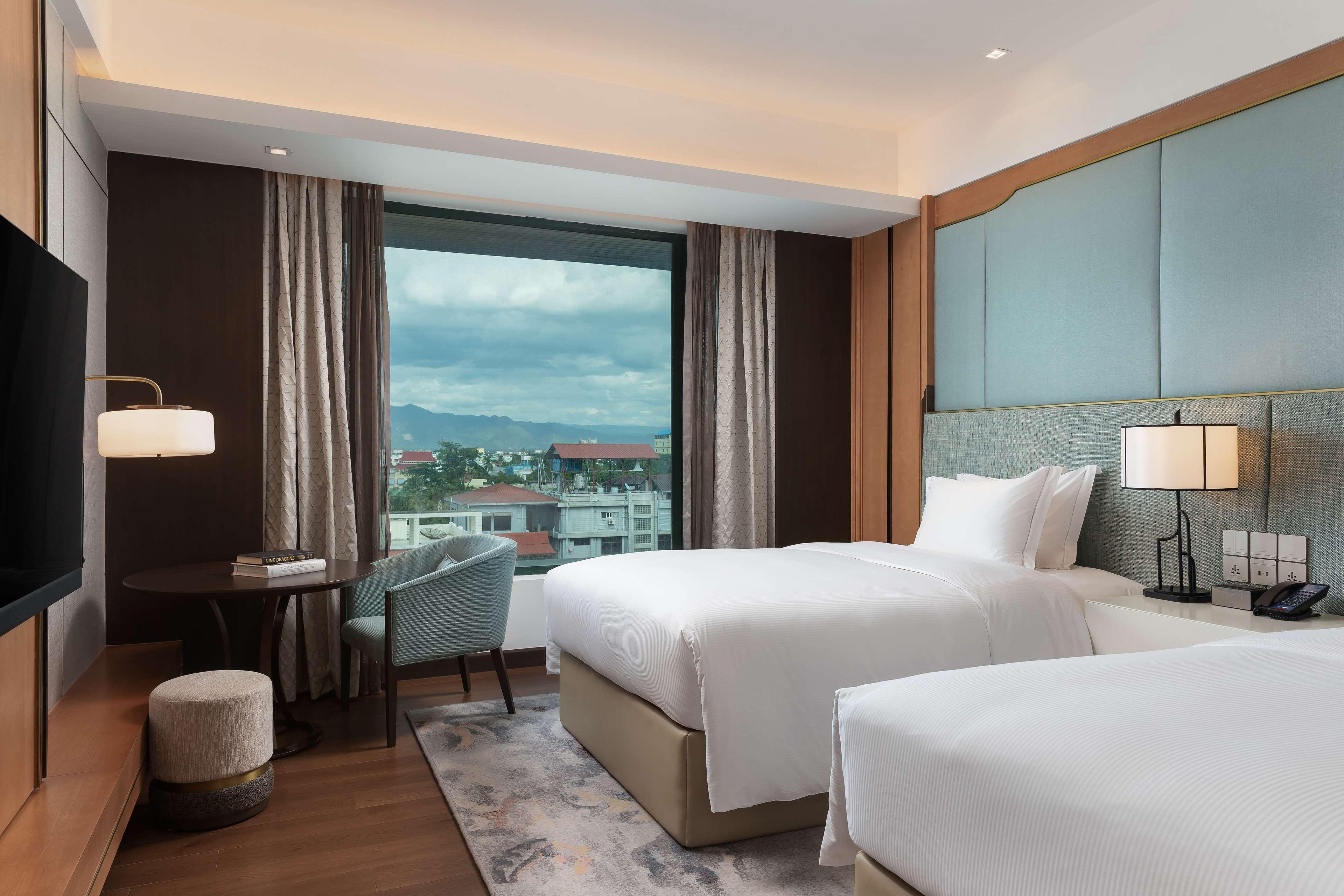 Hilton Mandalay Hotel Ngoại thất bức ảnh